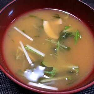 まいたけと水菜のお味噌汁